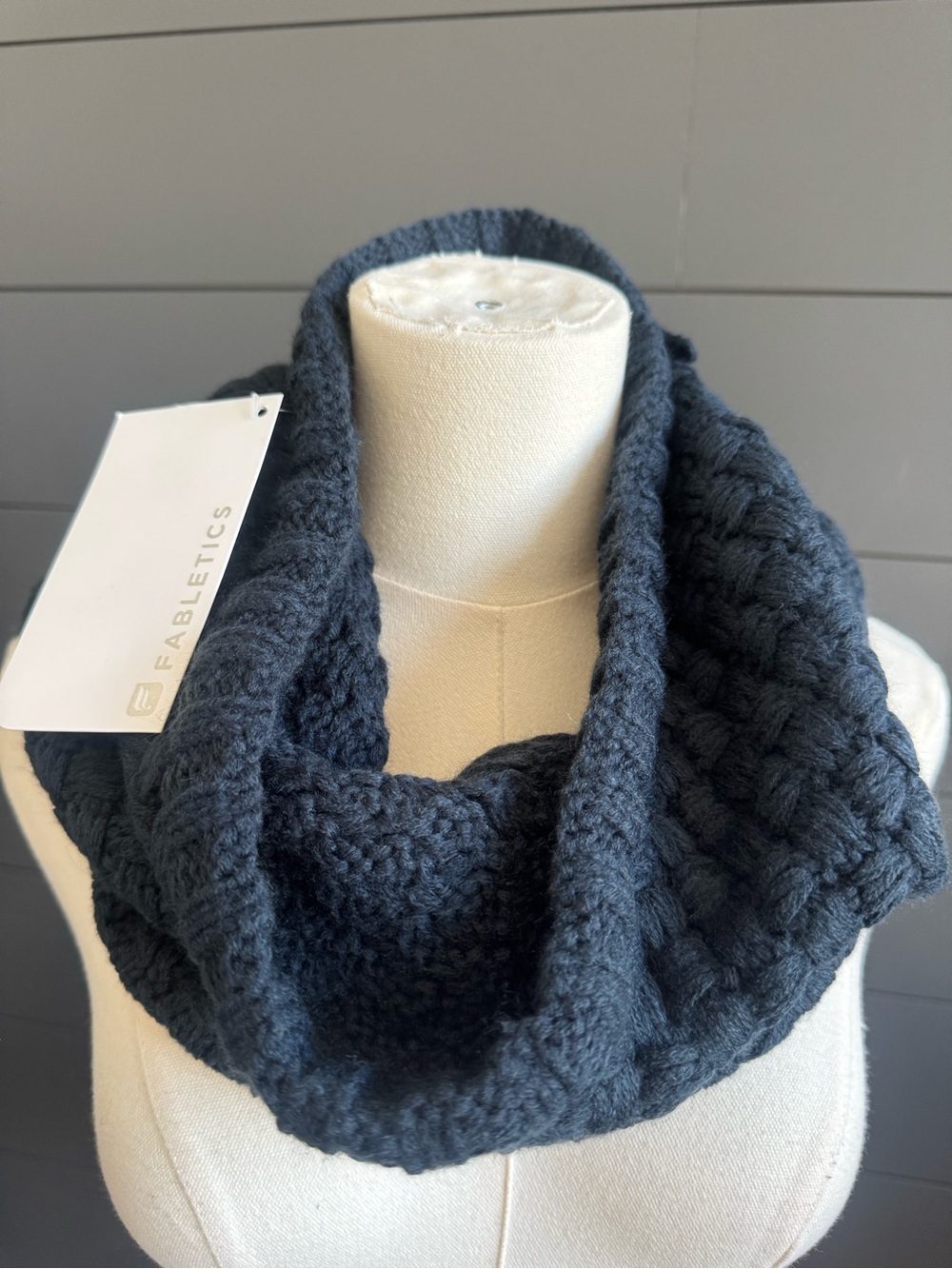 Fabletics Black Chunky Knit Infinity Scarf